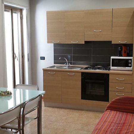Casa Vacanze L'Isola Del Relax Изола-делле-Феммине Экстерьер фото