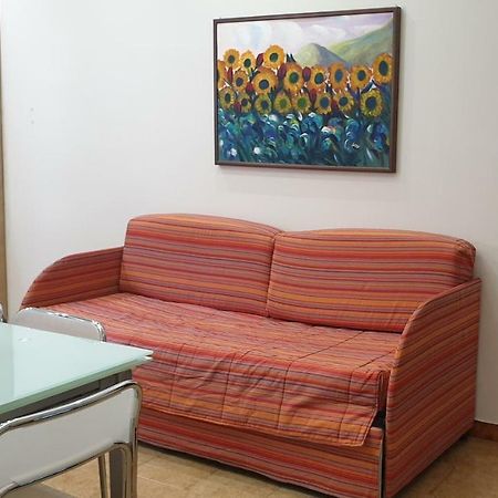 Casa Vacanze L'Isola Del Relax Изола-делле-Феммине Экстерьер фото