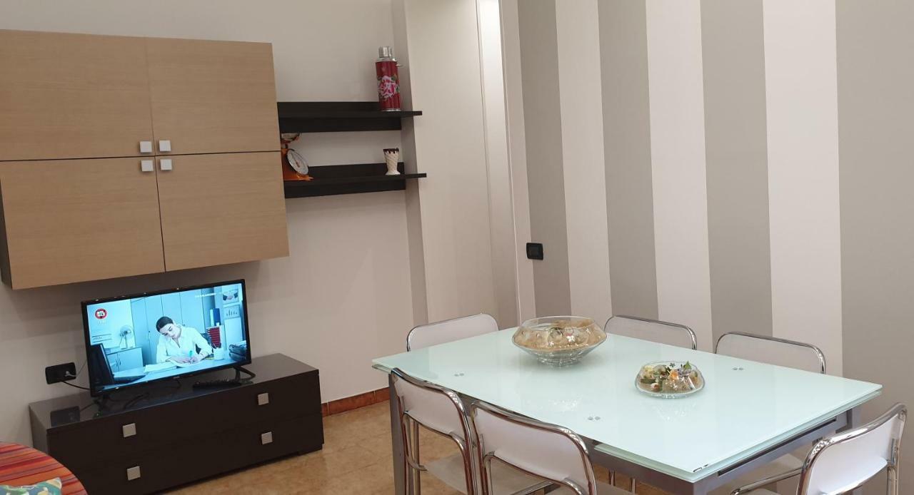 Casa Vacanze L'Isola Del Relax Изола-делле-Феммине Экстерьер фото