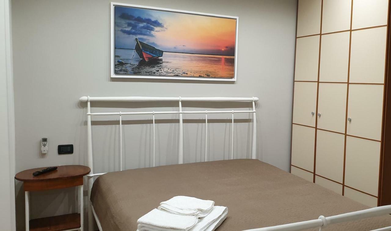 Casa Vacanze L'Isola Del Relax Изола-делле-Феммине Экстерьер фото