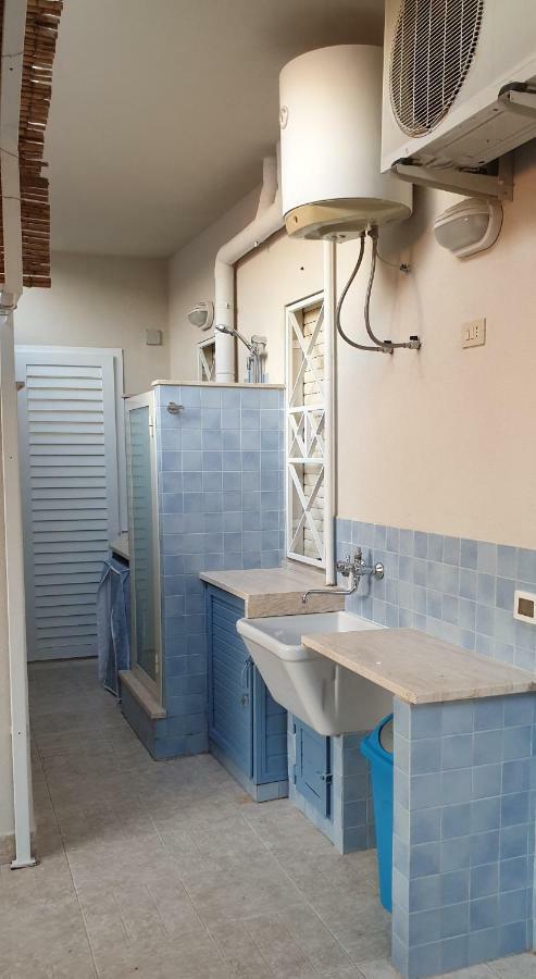Casa Vacanze L'Isola Del Relax Изола-делле-Феммине Экстерьер фото